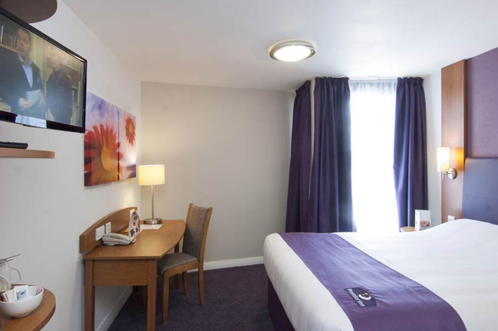 Premier Inn Exeter Central St. Davids الغرفة الصورة