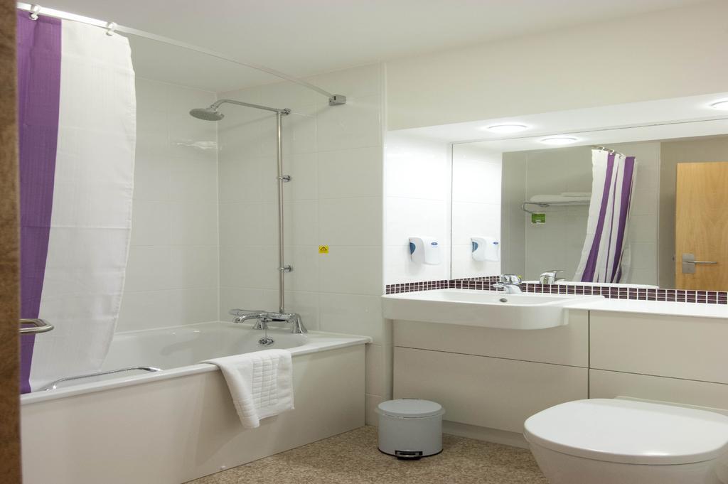 Premier Inn Exeter Central St. Davids المظهر الخارجي الصورة