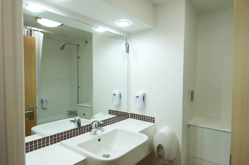 Premier Inn Exeter Central St. Davids المظهر الخارجي الصورة